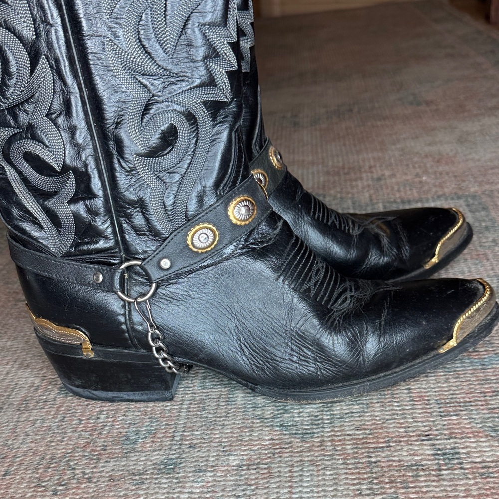 Black Leather Western Cowboy Boots with Silver & Gold Tip Accents & Concho 9.5D - Picture 7 of 14